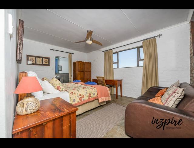 3 BEDROOM HOUSE TO LET IN DIAZ BEACH